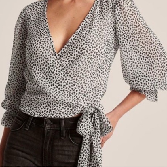 Abercrombie Women's Black and White Wrap Top - Picture 1 of 4